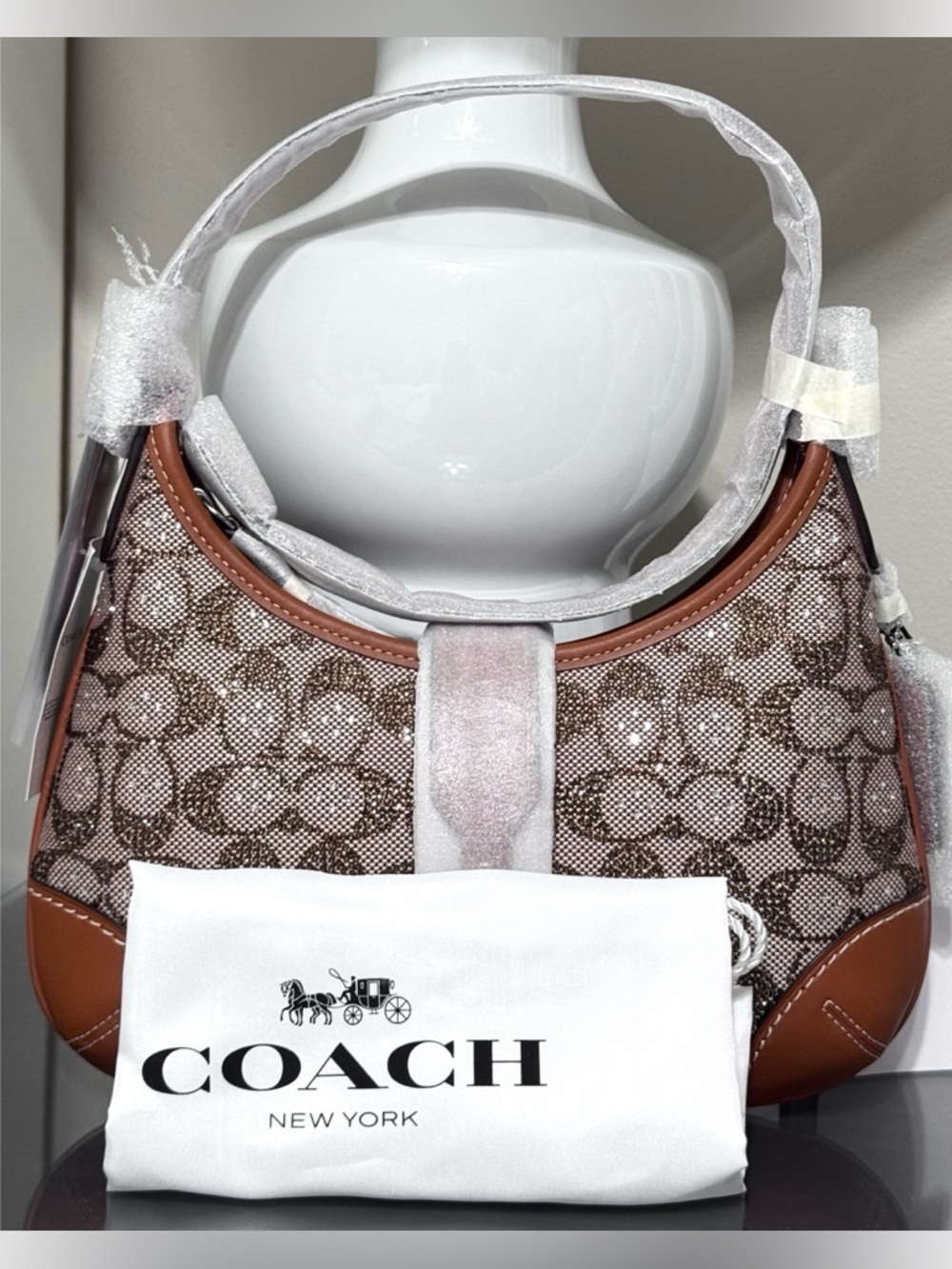 COACH Hamptons Hobo Bag In Crystal Signature Jacquard - Picture 2 of 14